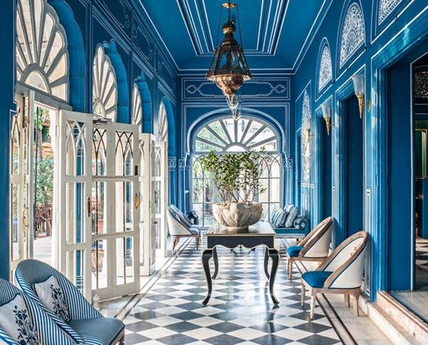 Tudo azul no ambiente do Kaleidoscope! Palladium Bar, em Jaipur, Índia, por Marie-Anne Oudejans.