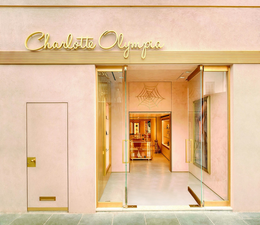 Loja Charlotte Olympia em Londres. Observe que linda a entrada lateral