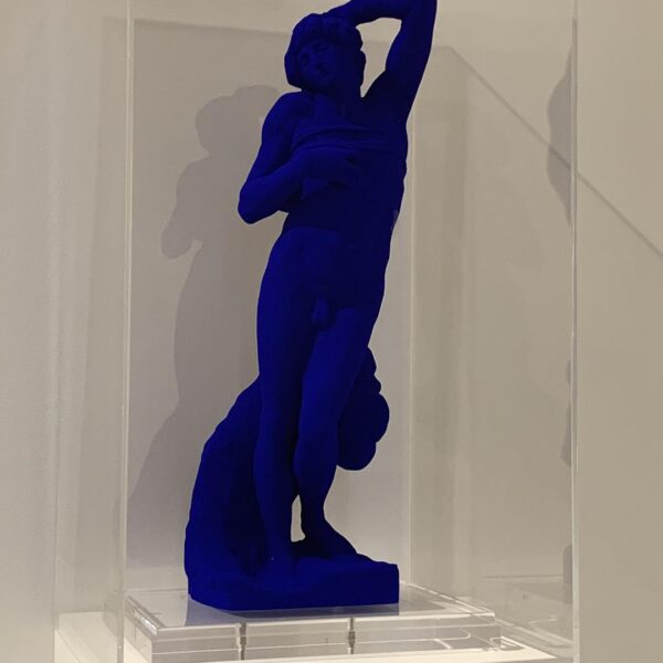 International Klein Blue, ou Azul Klein, cor desenvolvida por Yves Klein