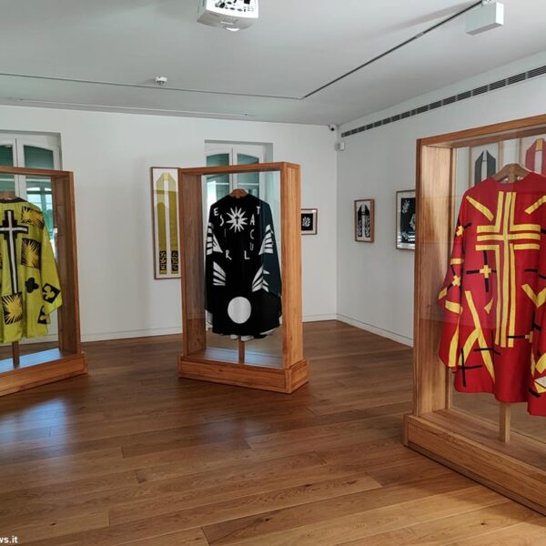 Matisse assina também vestimentas clericais, totalmente lindas, além de ultra modernas, ainda hoje