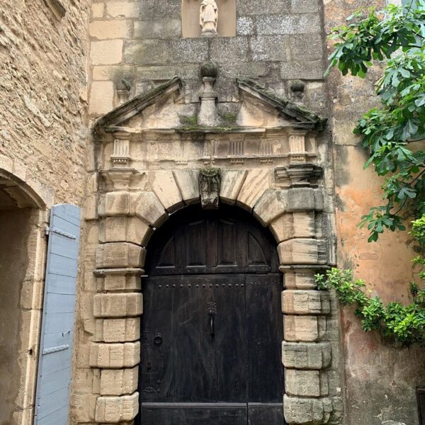 Porta de entrada em Gordes