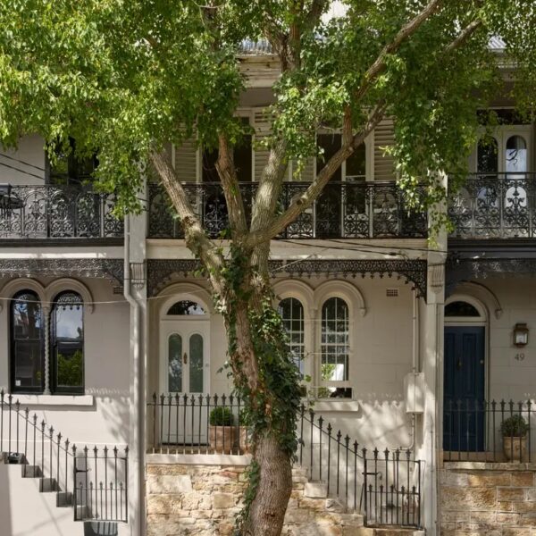 A fachada da nova casa de Annalisa Ferraris e Nathan White
