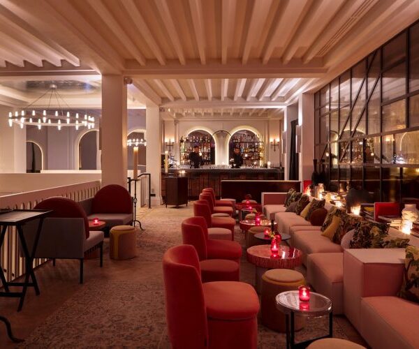 O restaurante do hotel, Temple & Chapon